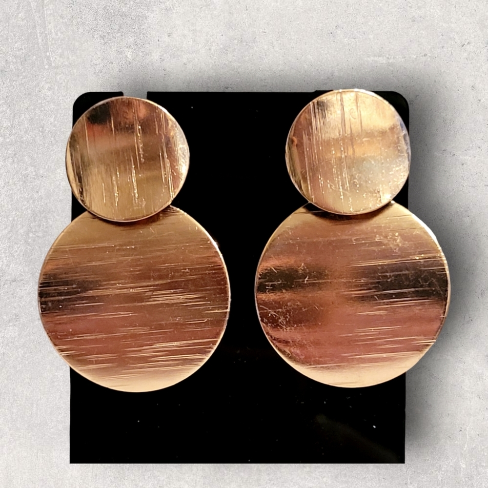 🛍️ Gold Disc Drop Earrings